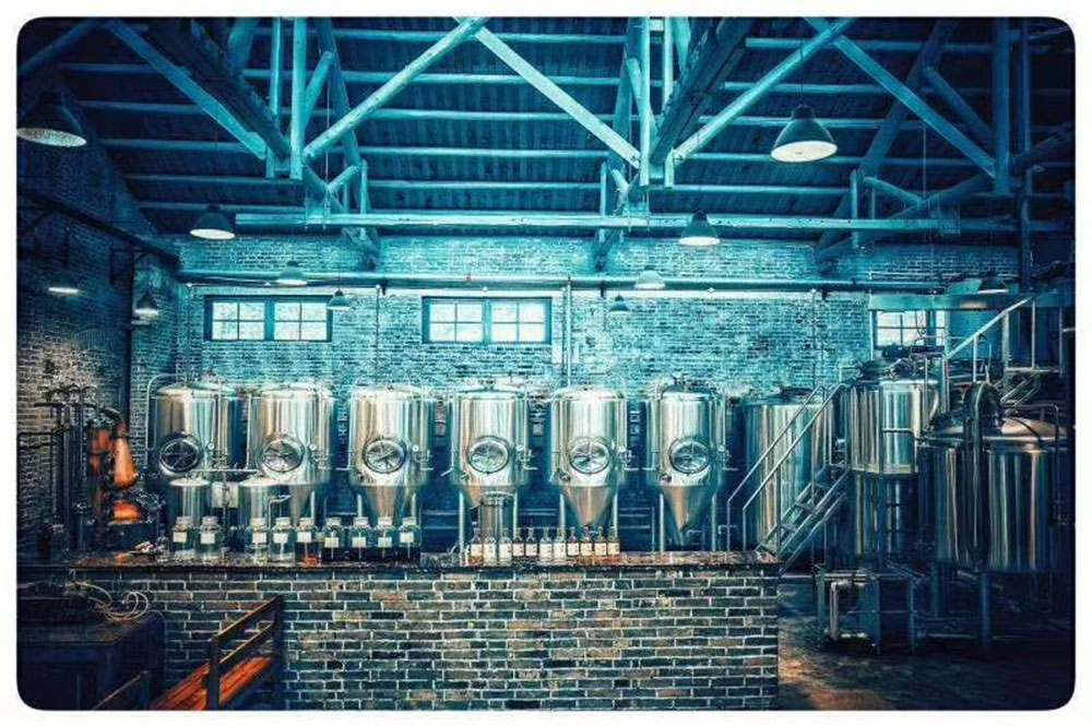 洛陽(yáng)曼景大酒店1000L精釀啤酒設(shè)備