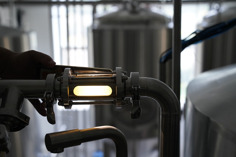 精釀啤酒設(shè)備,啤酒廠設(shè)備,開辦啤酒廠,麥汁過(guò)濾